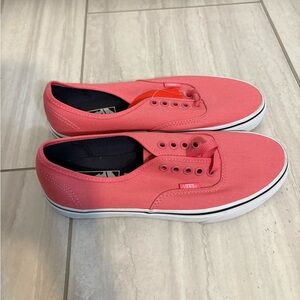 Women’s NWT size 8.5 pink vans